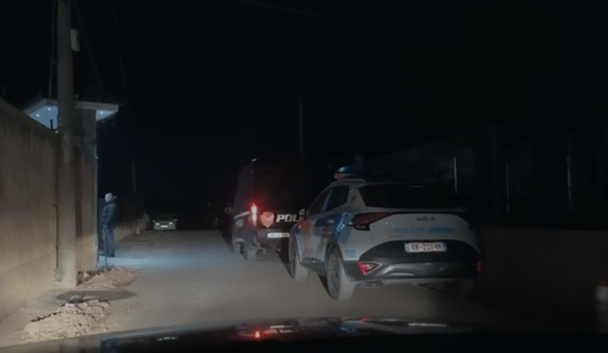 I kërkoi të mos xhironte gomat e makinës  i riu plagos me armë 50 vjeçarin në Mamurras