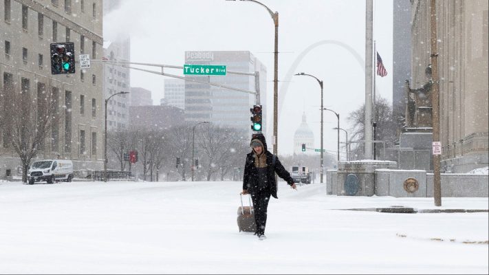 Shtatë viktima nga stuhia në SHBA, 180 mln amerikanë të prekur nga kushtet e motit të keq Shtatë viktima nga stuhia në SHBA, 180 mln amerikanë të prekur nga kushtet e motit të keq