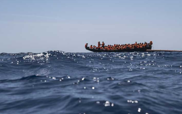 Mbytet anija me emigrantë në Mesdhe, 50 të zhdukur, vetëm një i mbijetuar nga tragjedia Mbytet anija me emigrantë në Mesdhe, 50 të zhdukur, vetëm një i mbijetuar nga tragjedia