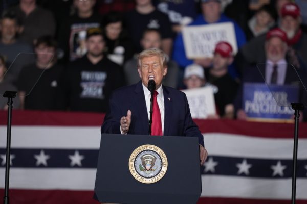Trump: Armata amerikane po lëviz drejt Iranit, koha po mbaron! Teherani: Do të kundërpërgjigjemi nëse provokohemi Trump: Armata amerikane po lëviz drejt Iranit, koha po mbaron! Teherani: Do të kundërpërgjigjemi nëse provokohemi