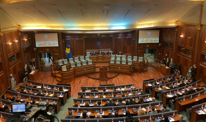 Seanca konstituive e Kuvendit të Kosovës, formohet komisioni për verifikimin e mandateve