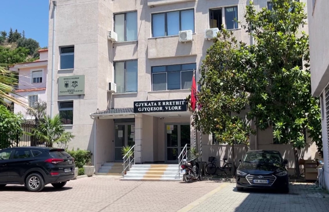 Hetohet ndarja e plazheve në Vlorë  kalohen në sitë dosjet  aplikimet dhe regjistrat e bashkisë