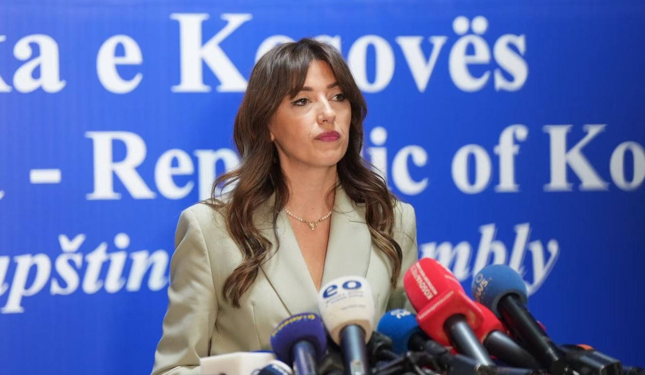 Kosova në zgjedhje të parakohshme  Presidentja në detyrë mbledh të enjten partitë politike