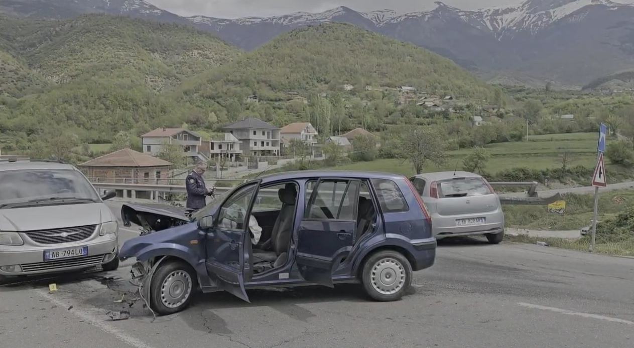 Aksident i trefishtë në Maqellarë Peshkopi  tre të lënduar