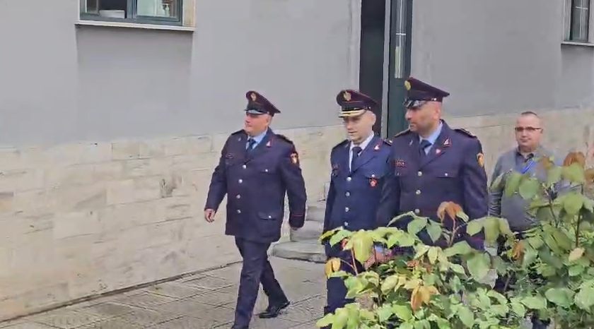 Kryepolici Skënder Hita takim në Drejtorinë Vendore të Korçës  konfirmon në detyrë Vilson Balën  jep porositë kryesore