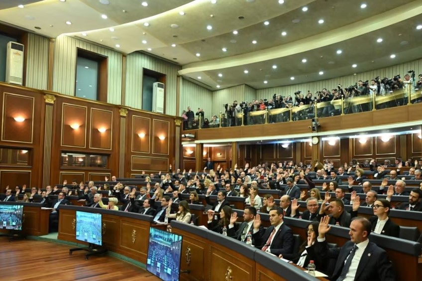 Deputetët ratifikojnë marrëveshjen për anëtarësimin e Kosovës në Bordin e Paqes