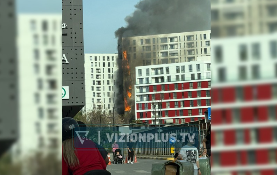 E FUNDIT  Përfshihet nga flakët një pallat në Tiranë