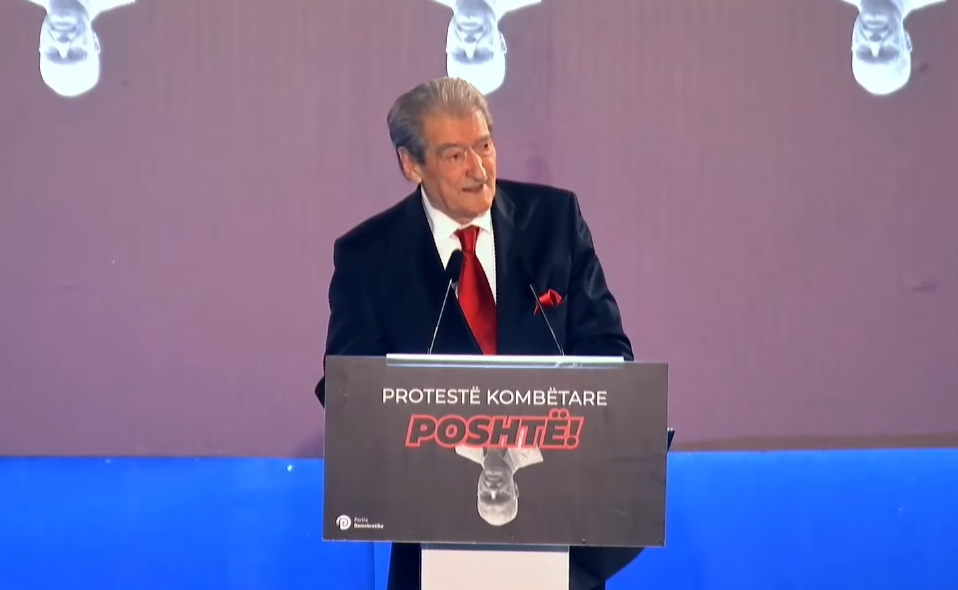 Berisha nga protesta  Ne jemi shpresa e vetme për Shqipërinë