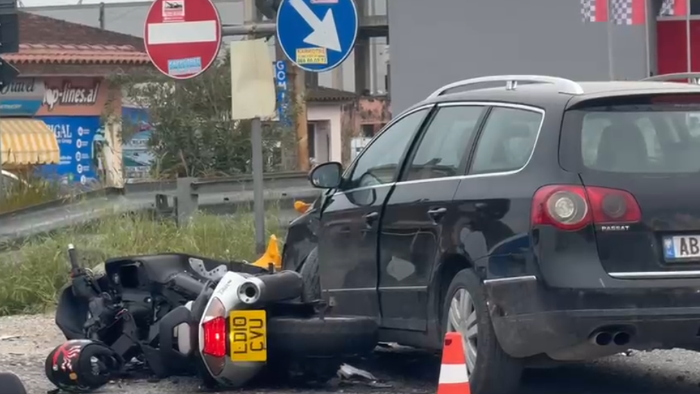 Makina përplas motorin në Lushnjë  një i plagosur