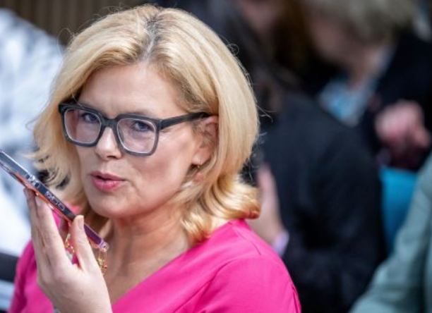 Alarm në Gjermani  300 zyrtarë të lartë bien viktima të sulmeve kibernetike  phishing   Mes tyre presidentja e Bundestagut