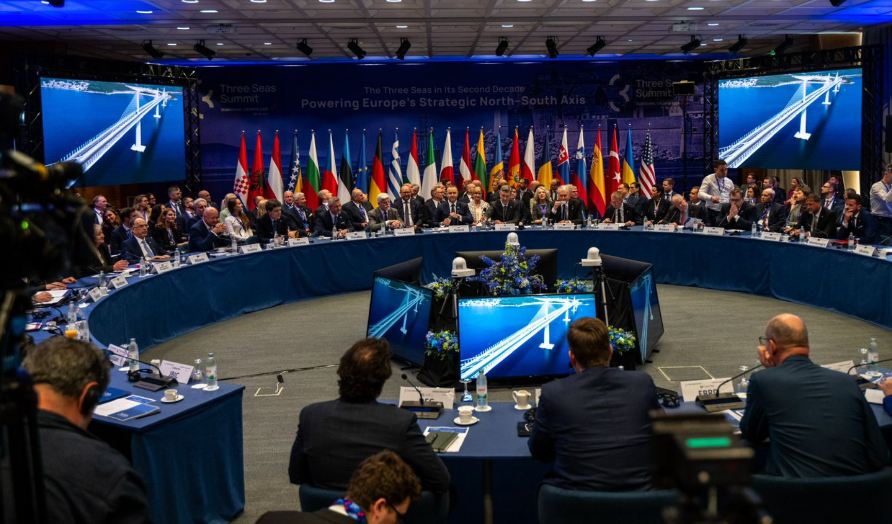 Begaj në Samitin e  Tre Deteve   Ballkani Perëndimor nuk është më periferi  por front strategjik i Evropës