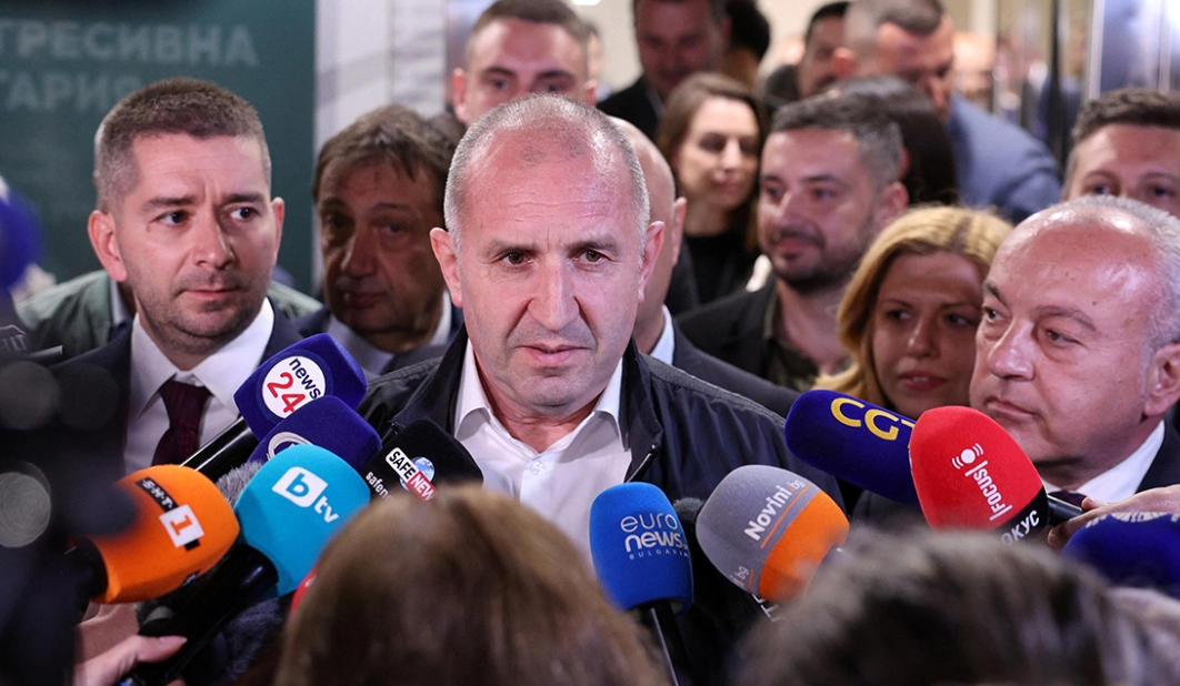 Ish presidenti Radev triumfon në zgjedhjet në Bullgari