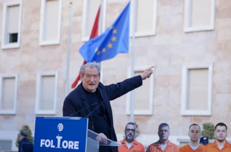 Opozita proteston sot në bulevard  tubimi me fjalime  kërkohet largimi i Ramës dhe qeveri teknike