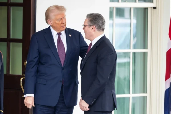 Starmer i drejtohet Trumpit për Iranin: Nuk do të ndryshoj mendje, nuk do marrim pjesë në këtë luftë