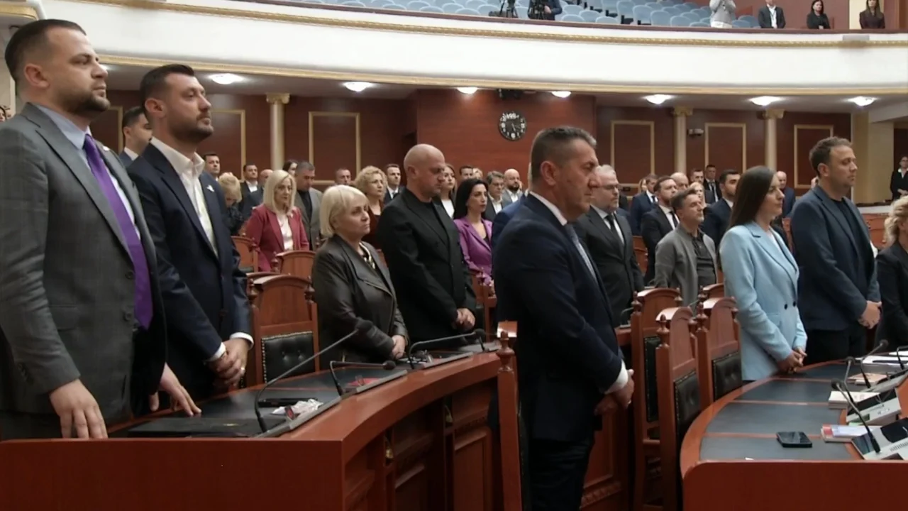 Aksidenti tragjik në Durrës  seanca plenare nis me një minutë heshtje për dy të miturit