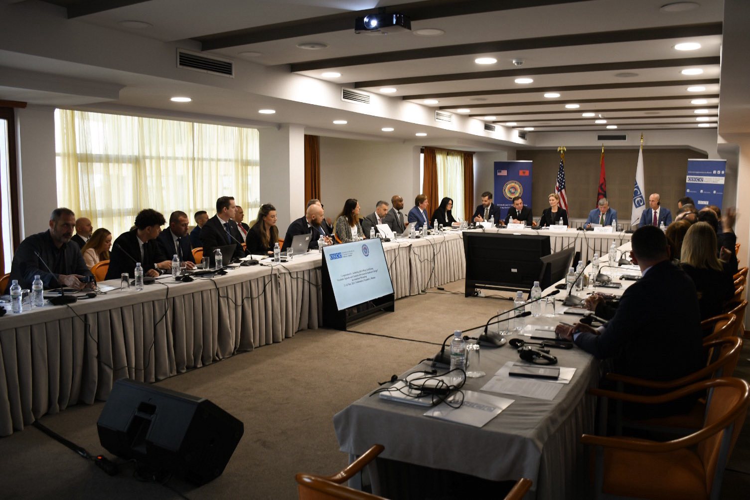 Lufta ndaj drogërave  ambasada e SHBA  Nisma e Trump ka ulur me 35  vdekjet nga mbidoza