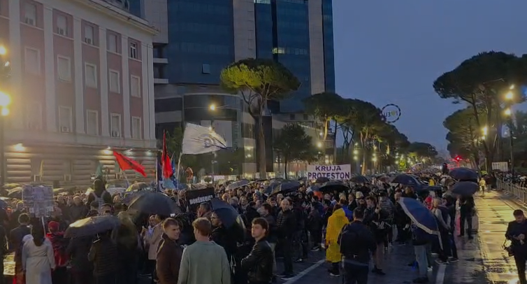 Nis protesta e PD së  Sali Berisha i bashkohet qytetarëve
