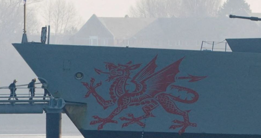 Britania dërgon dronë  aeroplanë dhe një anije luftarake në Ngushticën e Hormuzit