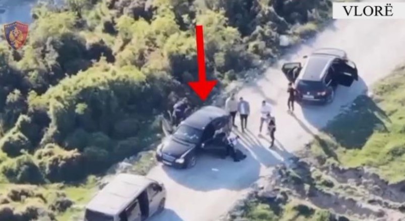 Shisnin lëndë narkotike  arrestohen dy të rinjtë në Vlorë  njëri prej tyre në kërkim për kanosje me armë zjarri