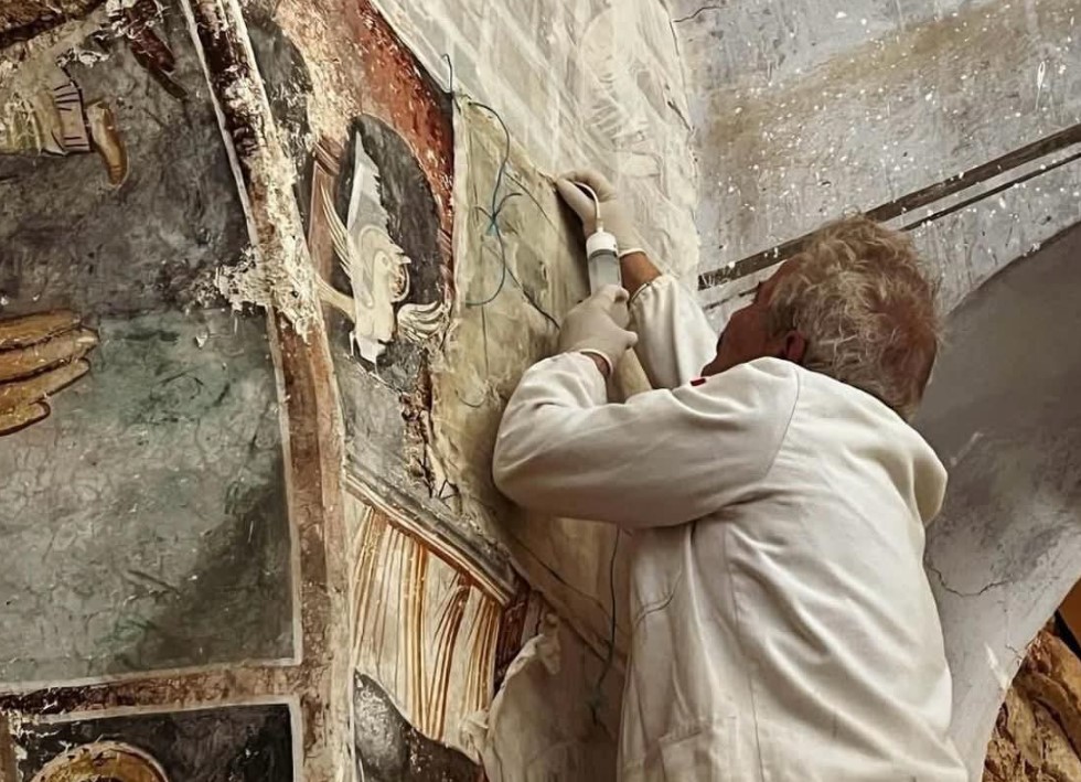 Arti në zi  ndahet nga jeta mjeshtri i restaurimit të ikonografisë shqiptare