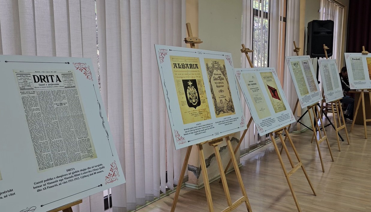 Ekspozitë për historinë e shtypit  studiuesi Niko Kotherja sjell  Kujtesa e shtypur 