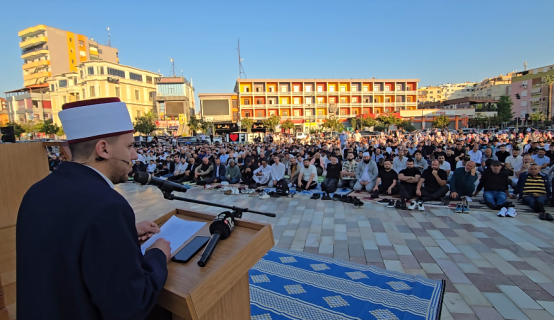 Falja e namazit në Fier