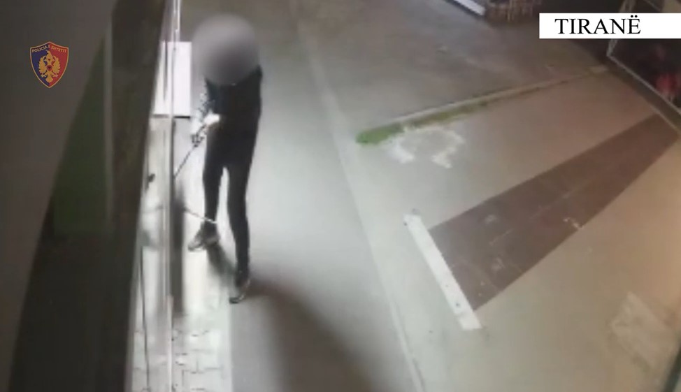 Autor i vjedhjeve të 12 kioskave në Tiranë  arrestohet 23 vjeçari