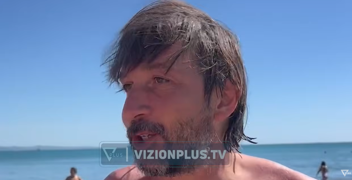 Turistët popullojnë Durrësin  fluks i lartë i pushuesve në plazhet e zonës