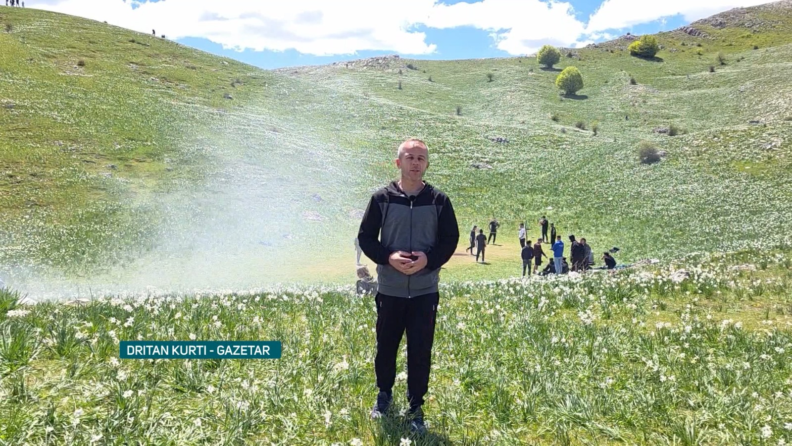  Lulja e Poetit  tërheq turistët  vizitorët të mahnitur nga bukuria e  Livadheve të Ketit  në Mat