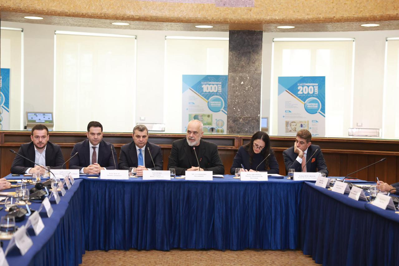 250-milione-euro-kredi-per-biznesin-rama-mbeshtesim-ndermarrjet-e-vogla-e-te-mesme-per-rritjen-e-tyre