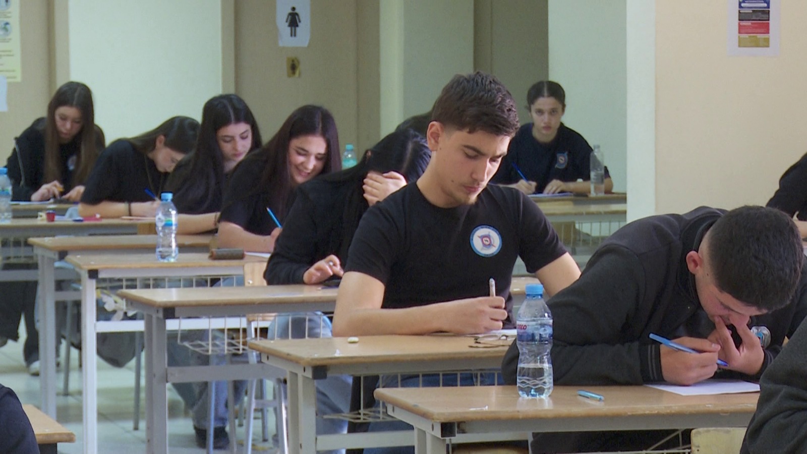 Përgatitjet për provimet e maturës  maturantët në ankth  Psikologët  Nxënësit të menaxhojnë emocionet