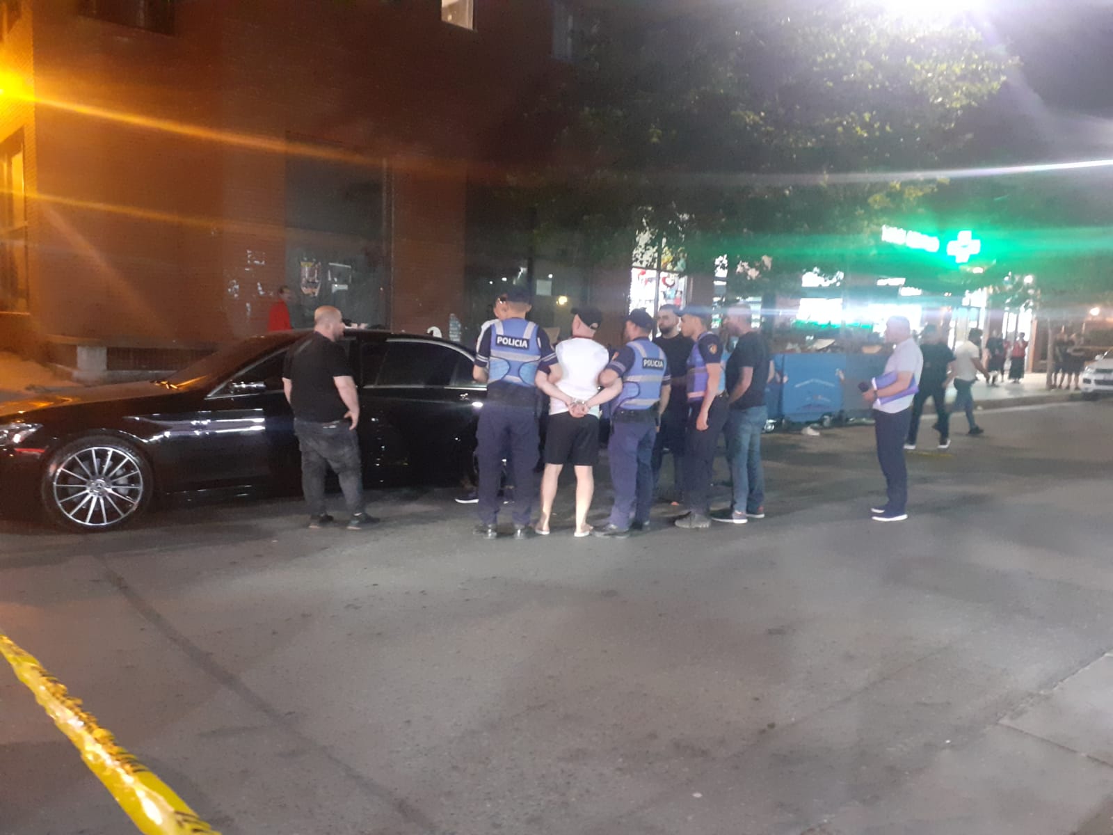EMRI  Qëlloi me armë zjarri në ajër  32 vjeçari kishte humbur skedinat   kyç  gojën para hetuesve