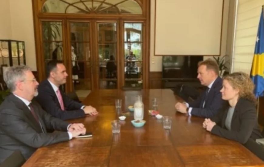 Konjufca takon Sorensenin  Kosova e përkushtuar ta përmbyll dialogun me Serbinë