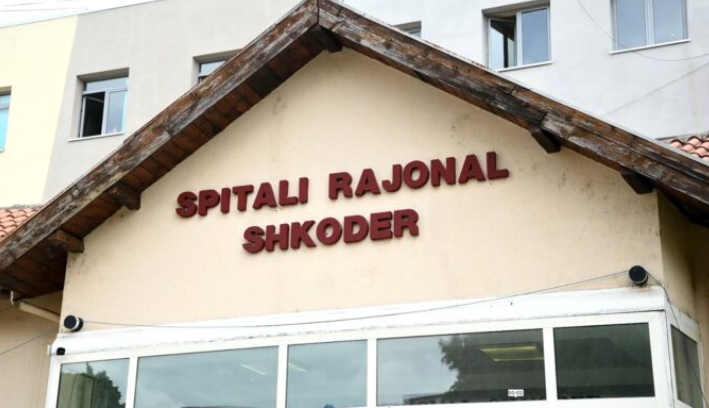 Aksident në aksin Shkodër Koplik  humb jetën në spital drejtuesi i mjetit  EMRI 