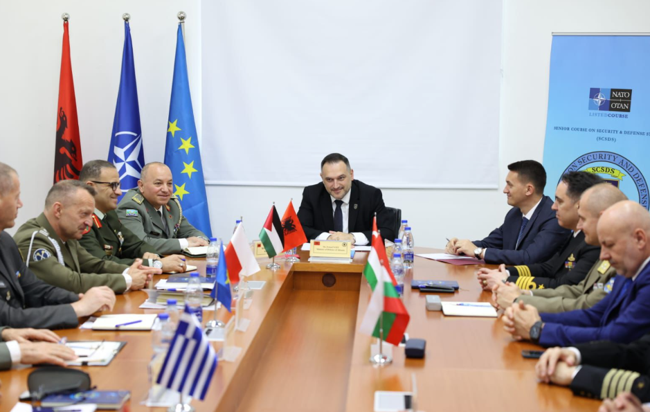 Ministri Nufi takon pjesëmarrësit e Kursit të Lartë për Sigurinë dhe Mbrojtjen