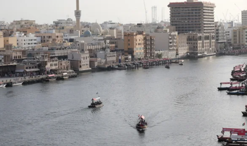 Emiratet e Bashkuara Arabe rihapin hapësirën e tyre ajrore  pak javë pasi u sulmuan nga Irani