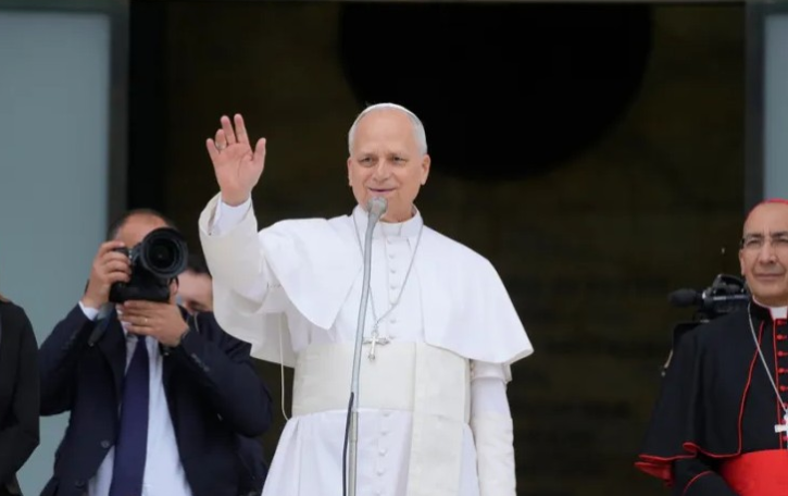 Papa do të vizitojë Francën  Macron  Nder për vendin dhe moment shprese për të gjithë