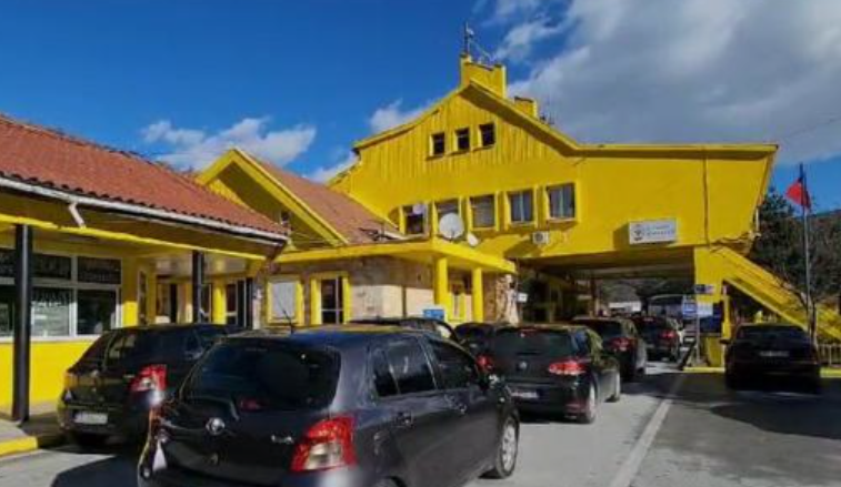 Radhë të gjatë në Kapshticë  probleme në sistemin grek
