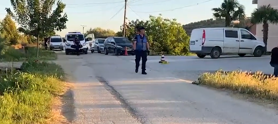 Adoleshenti plagos me thikë 42 vjeçarin në Lushnjë