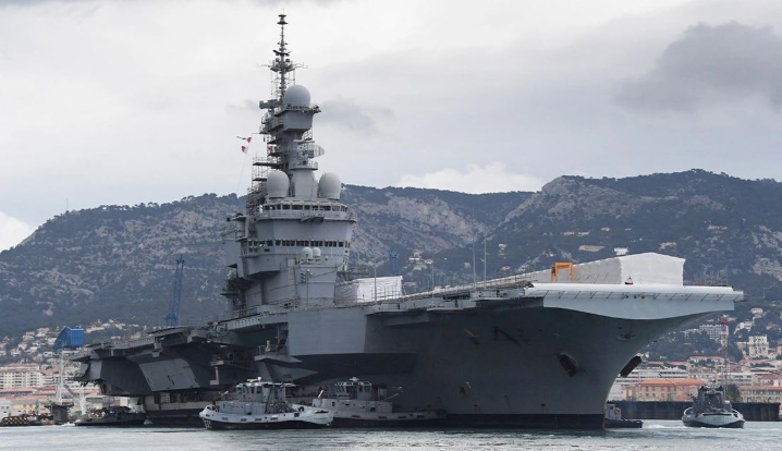 aeroplanmbajtesja-franceze-charles-de-gaulle-drejt-detit-te-kuq-macron-jemi-gati-te-garantojme-ngushticen-e-hormuzit