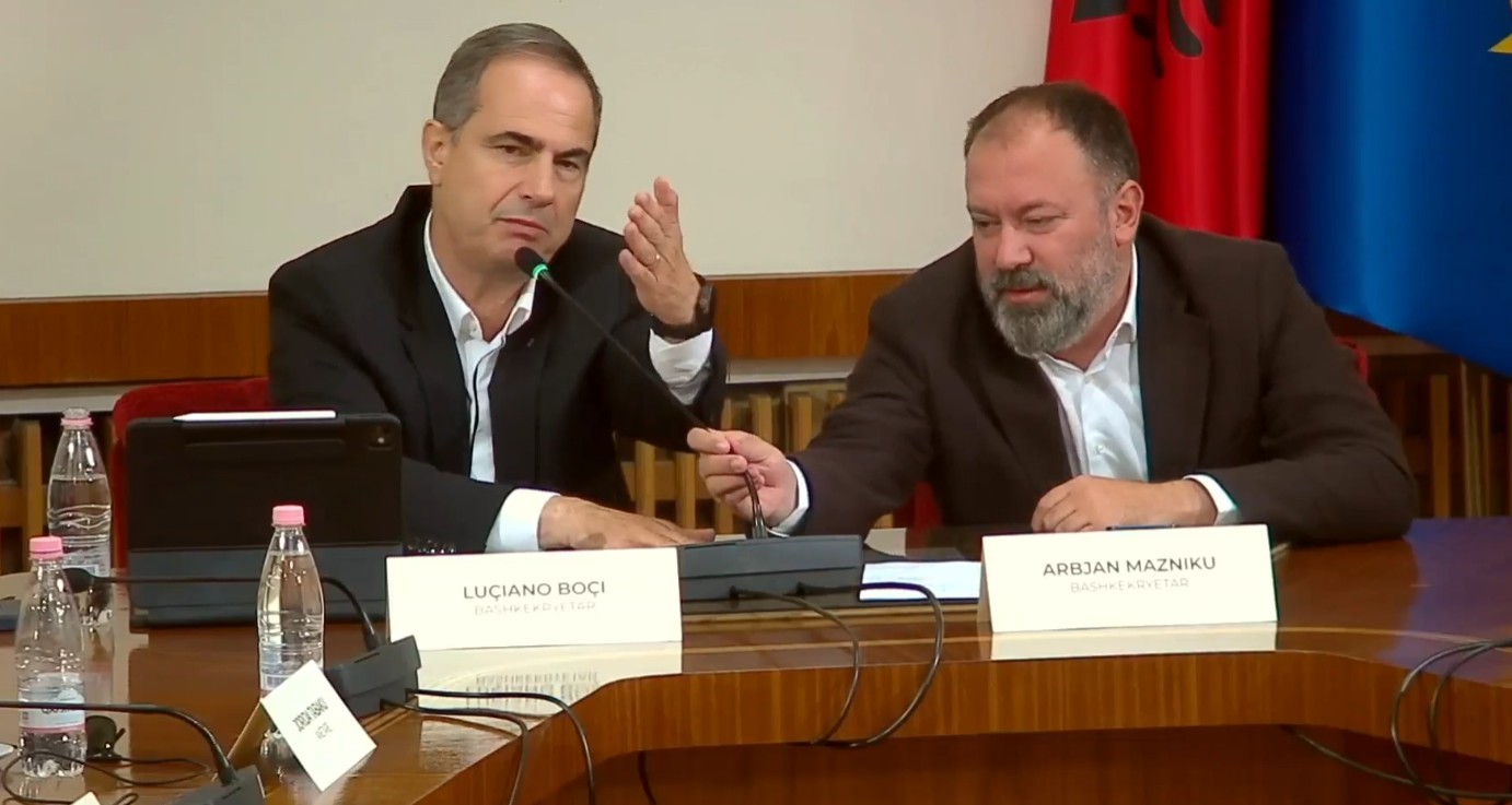  Mos bëj si kalama   përplasje te komisioni i  Territoriales   Mazniku i merr mikrofonin  Boçi braktis sallën
