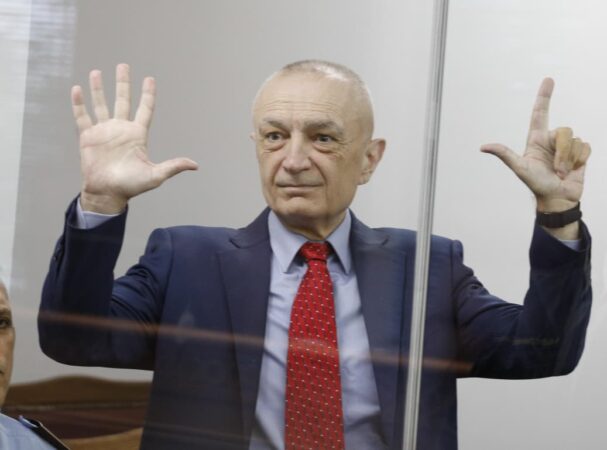 Ilir Meta ankimon në gjykatë vendimin e Prokurorisë së Tiranës për mbylljen e hetimeve ndaj punonjësve të 313 ës