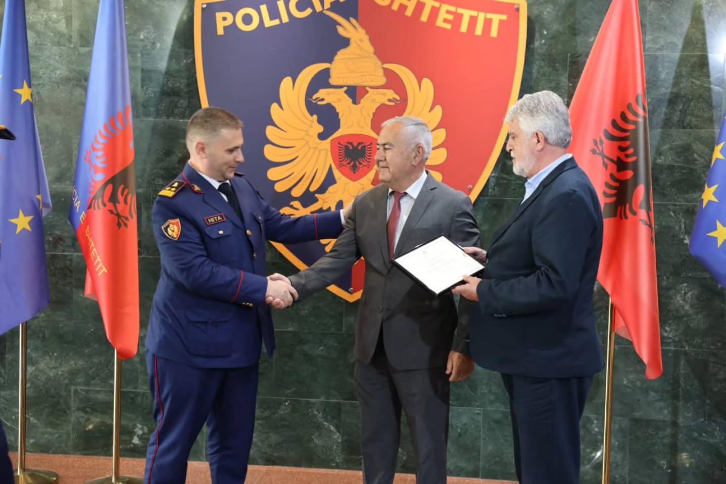 policia-e-shtetit-vlereson-7-efektive-qe-dolen-ne-pension-pas-mbi-40-vitesh-sherbim