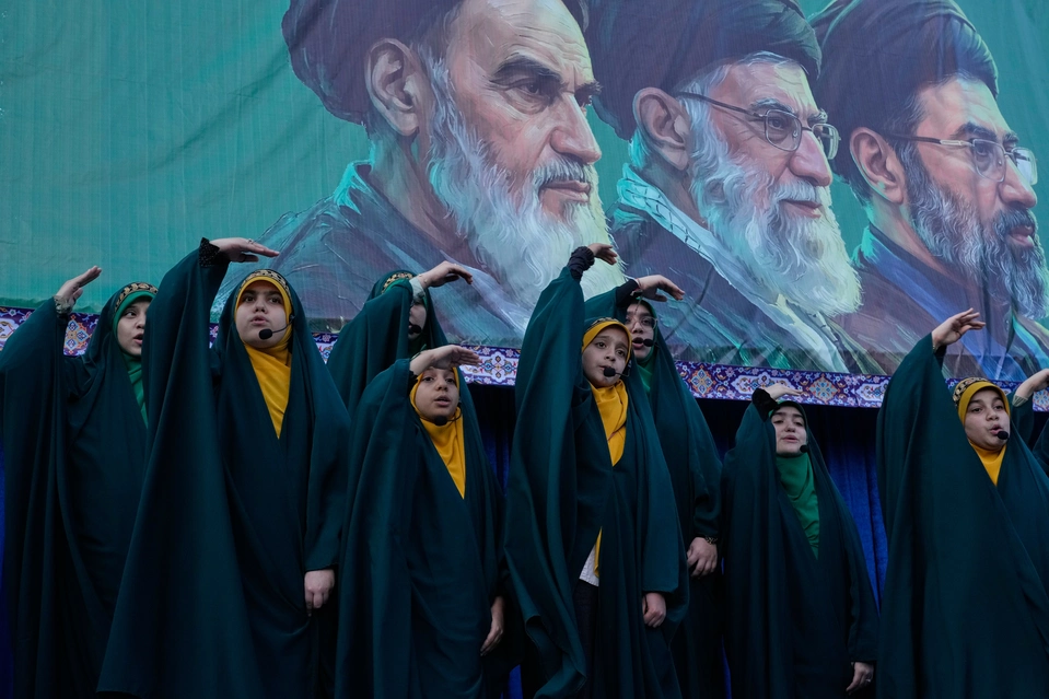 shba-bllokon-42-anije-me-nafte-ne-ngushticen-e-hormuzit-mbi-6-miliarde-dollare-humbje-per-iranin