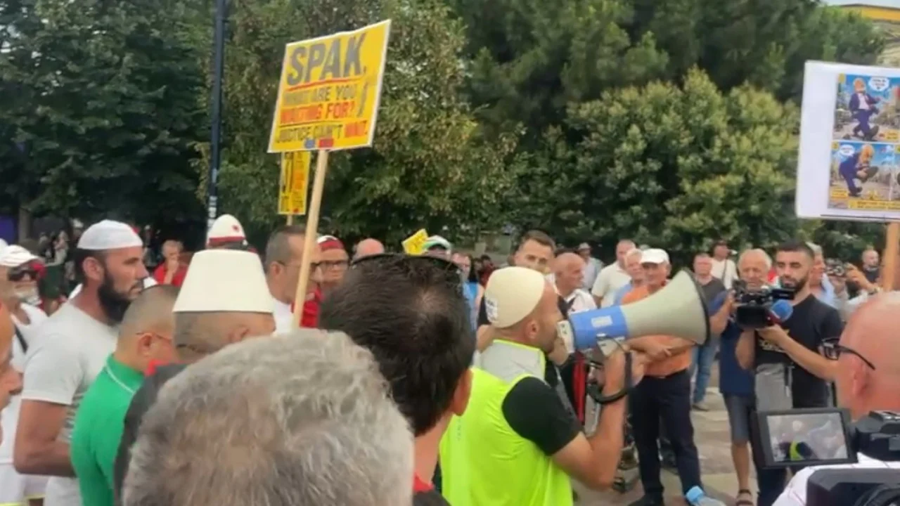 Dita e 31 e protestës  qytetarët marshojnë drejt Kryeministrisë