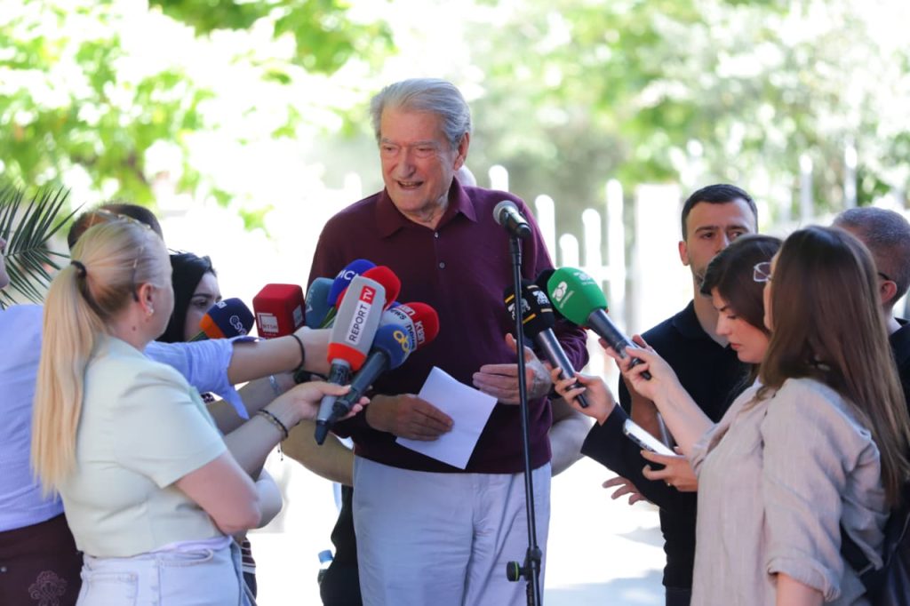 berisha-balluku-drejt-arratise-kreu-i-pd-thote-se-rama-po-pergatit-largimin-e-saj-per-t-i-shpetuar-arrestimit