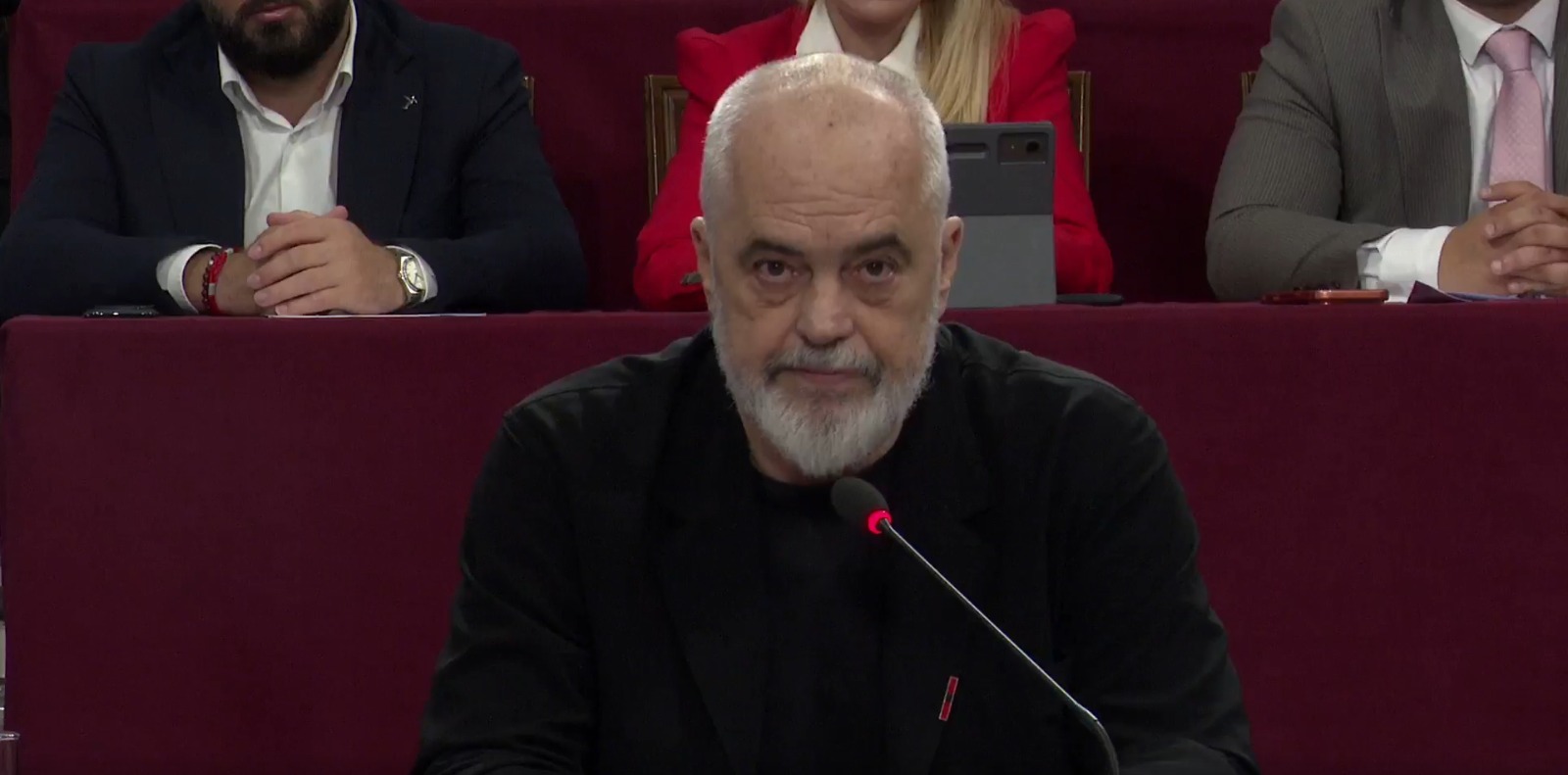 Rama reagon për ngjarjet në Zvërnec  Ata që morën zvarrë protestuesin duhet të ishin arrestuar aty