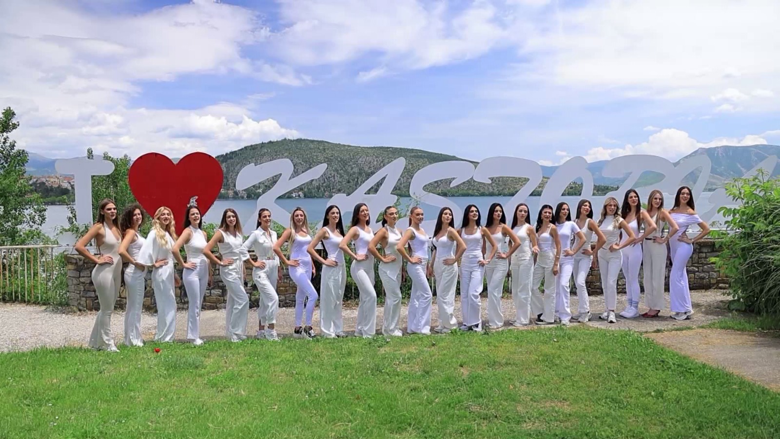  Miss Shqipëria  tur në Kastoria  vajzat konkurrente njihen më nga afër me traditën dhe kulturën e zonës