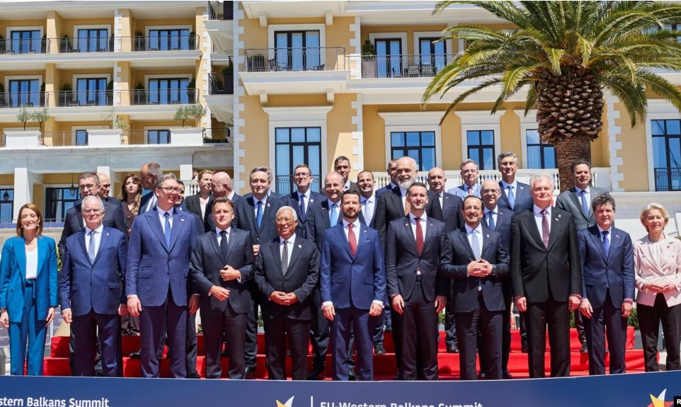 Gjermania  Franca dhe shtetet e Beneluksit propozojnë të drejtë të kufizuar vote për anëtarët e rinj të BE së