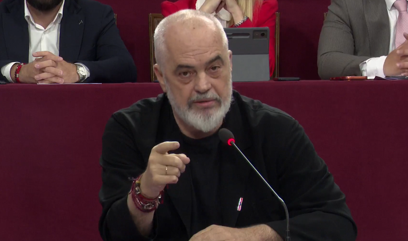 Zvërneci  Rama  E bëtë Kryeministrin tuaj tradhtar  për herë të parë kam menduar dorëheqjen